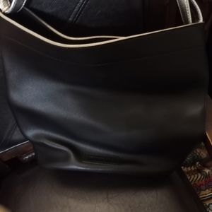 Black vantage bery deep hand bag